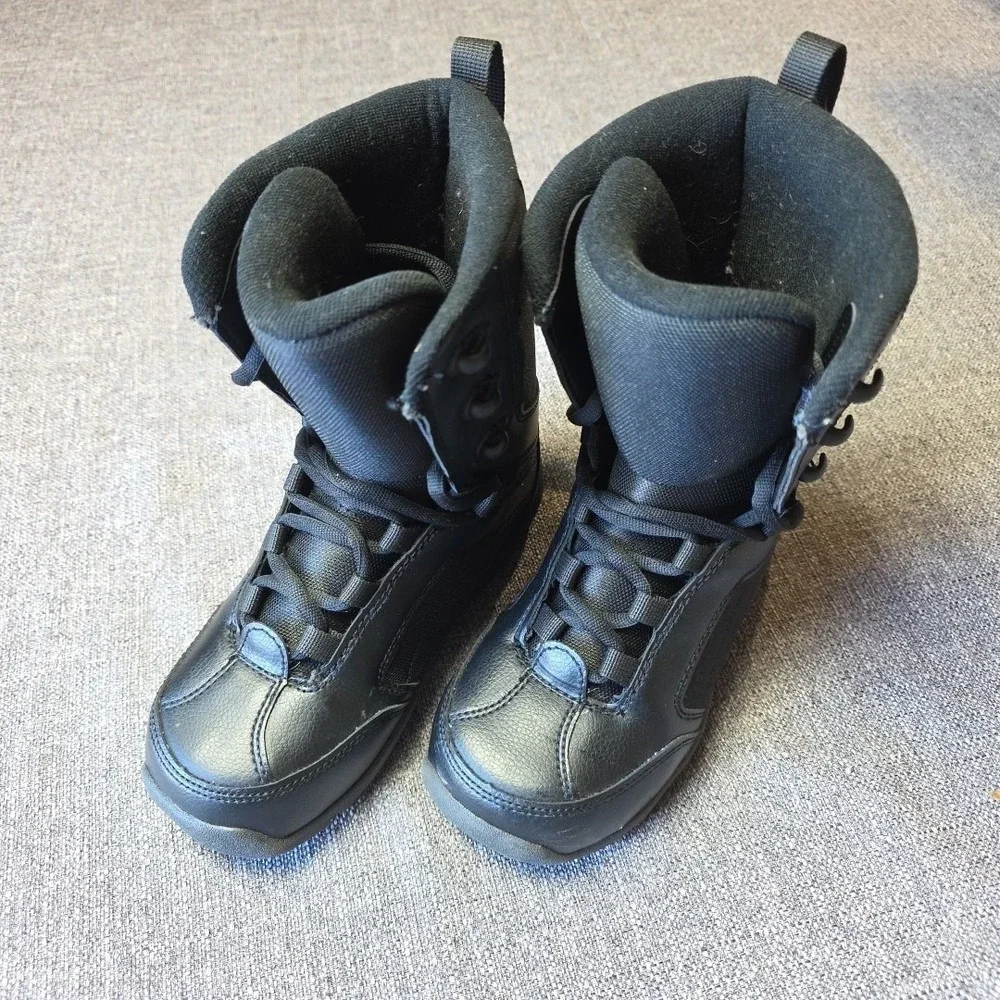 SNOWJAM SIZE 5 SNOWBOARD BOOTS Black